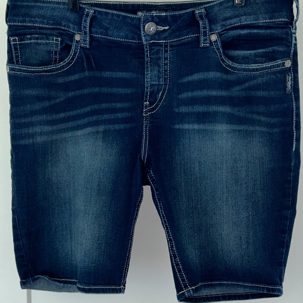 Silver Jeans Suki mid bermuda jean shorts sz 20/L11 EUC